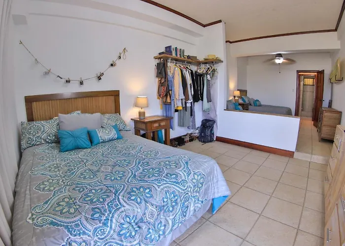 Presidential 4 - Spacious In The Heart Of Flamingo, Sleeps 6 Holiday home