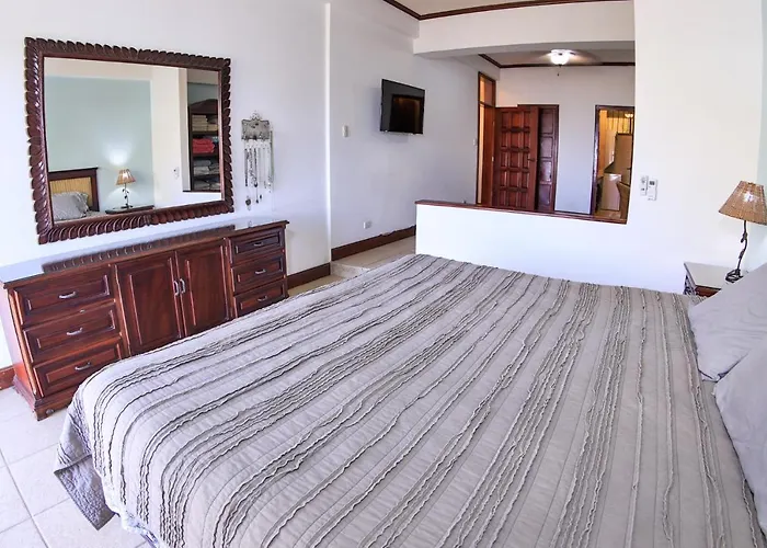 Presidential 4 - Spacious In The Heart Of Flamingo, Sleeps 6 *