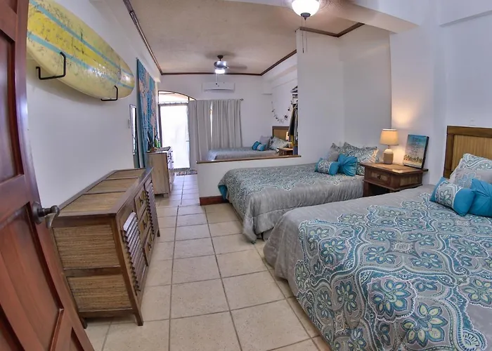 Presidential 4 - Spacious In The Heart Of Flamingo, Sleeps 6 Holiday home Playa Flamingo