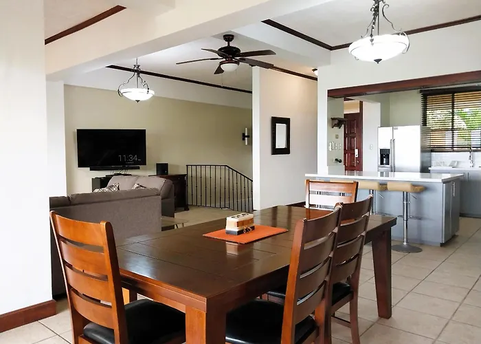 Presidential 4 - Spacious In The Heart Of Flamingo, Sleeps 6