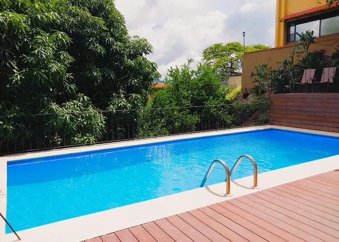 Presidential 4 - Spacious In The Heart Of Flamingo, Sleeps 6